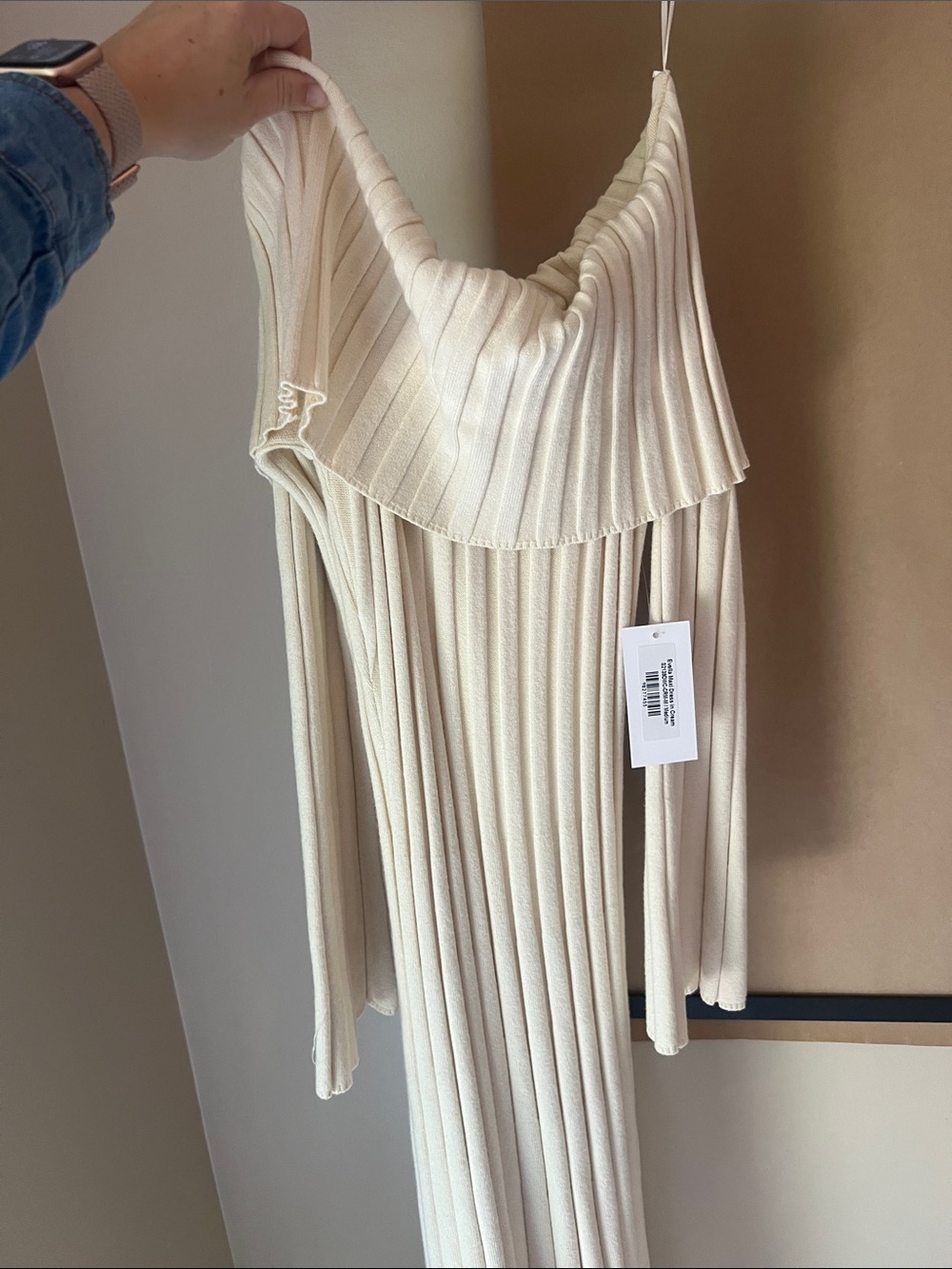 Evella Off-Shoulder Maxi Dress in Cream - Picture 3 of 4